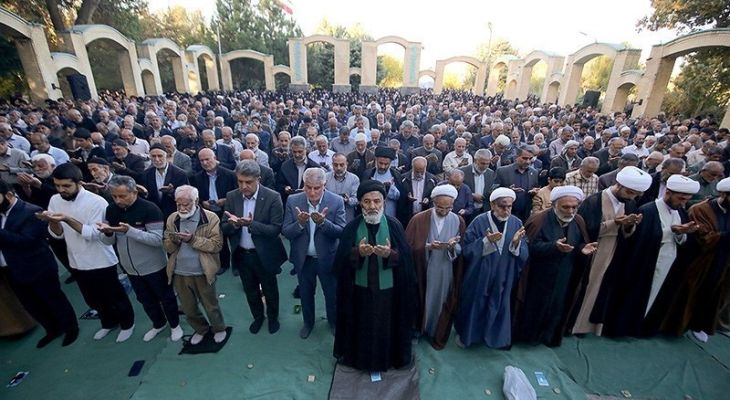 اقامه نماز طلب باران در همدان