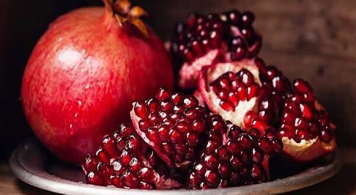 برداشت انار از باغ‌های کوهستانی پاوه