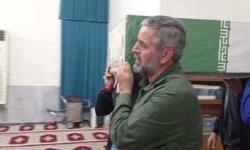 مردم قصرشیرین با شهید گمنام وداع کردند