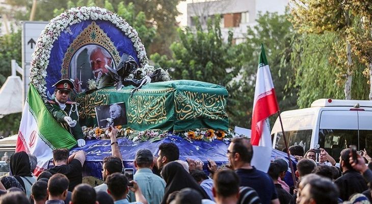 مراسم تشییع پیکر استاد محمود فرشچیان