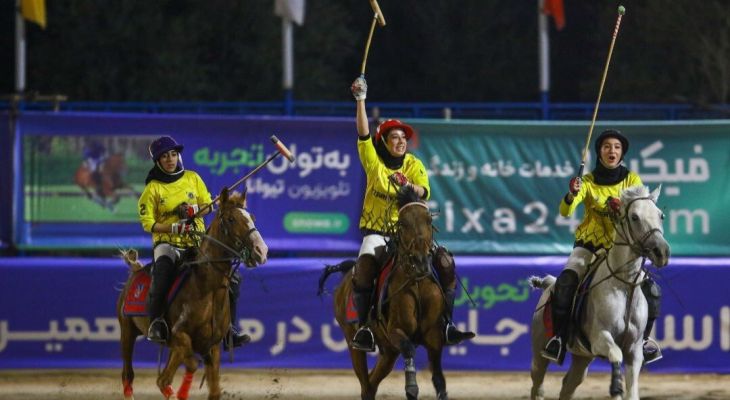 تاخت بانوان در میدان چوگان