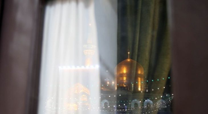 حرم مطهر رضوی در شب میلاد پیامبر اکرم